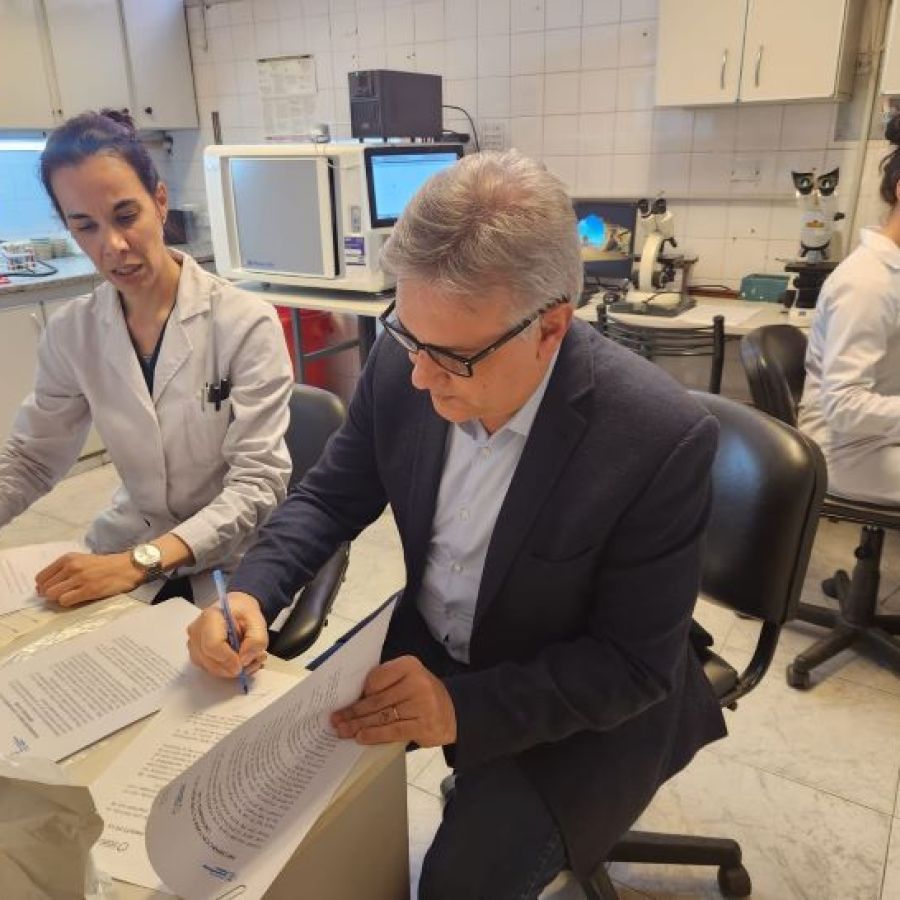 Llaryora se sometió al Narcotest