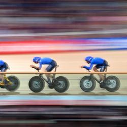 Italia participa en una carrera de clasificación de Persecución por Equipos Élite masculina en el velódromo Sir Chris Hoy durante los Campeonatos del Mundo de Ciclismo de la UCI en Glasgow, Escocia. | Foto:OLI SCARFF / AFP