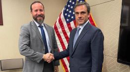Michel con Ricardo Mayoral, subdirector de Homeland Security Investigations, en Washington, en marzo de este año