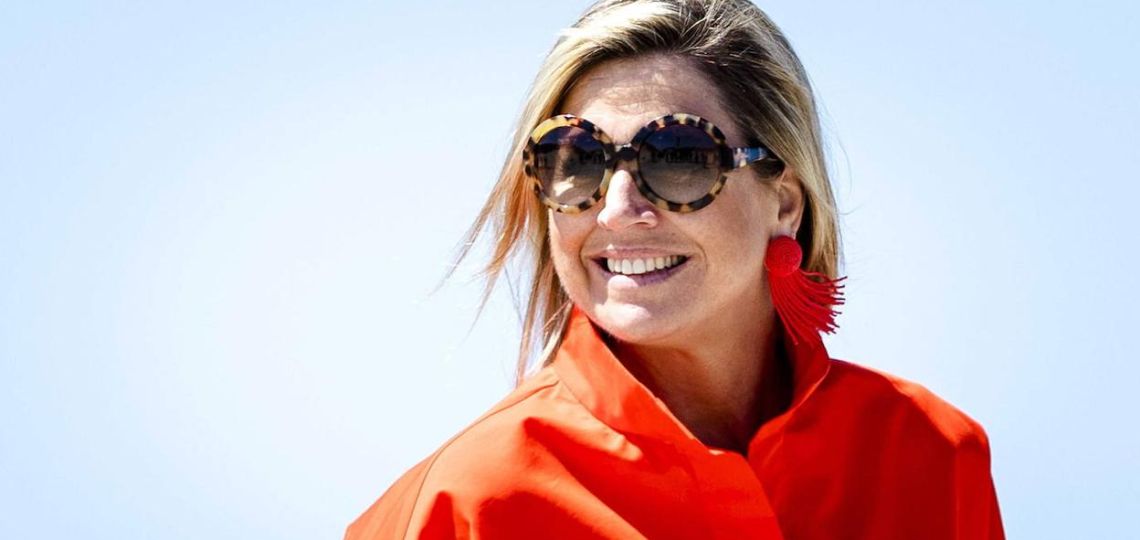 Máxima de Holanda vistiendo el Dolce & Gabbana perfecto durante sus vacaciones en Grecia