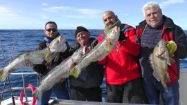 La pesca embarcada de altura es una de las más atrapantes y se puede desarrollar todo el año.