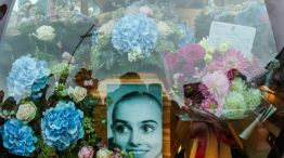 El funeral de Sinéad O'Connor reúne a miles de personas en un recondito pueblo costero de Irlanda