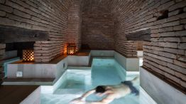 Pileta interior del Azur Real Hotel Boutique entre los mejores spa del mundo