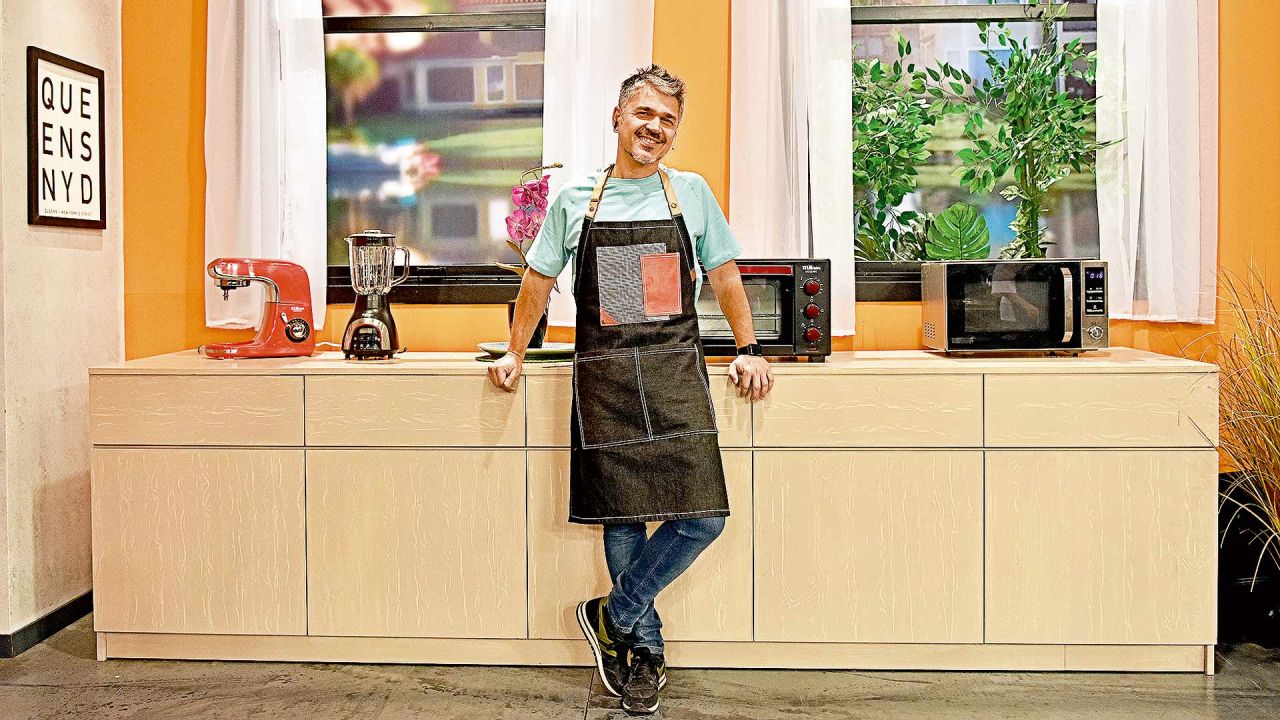 Además de cocinero es actor, le gustaría participar de alguna película y dirigir teatro.  | Foto:Pablo Cuarterolo.