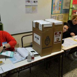 Inicio de la jornada electoral en la escuela N°4 DE 20 del barrio de Liniers en la ciudad de Buenos Aires.   | Foto:NA