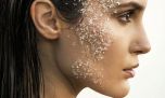 Consejos de expertos para exfoliar la piel en casa y sus beneficios