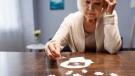 El alzheimer se ha incrementado en mujeres.