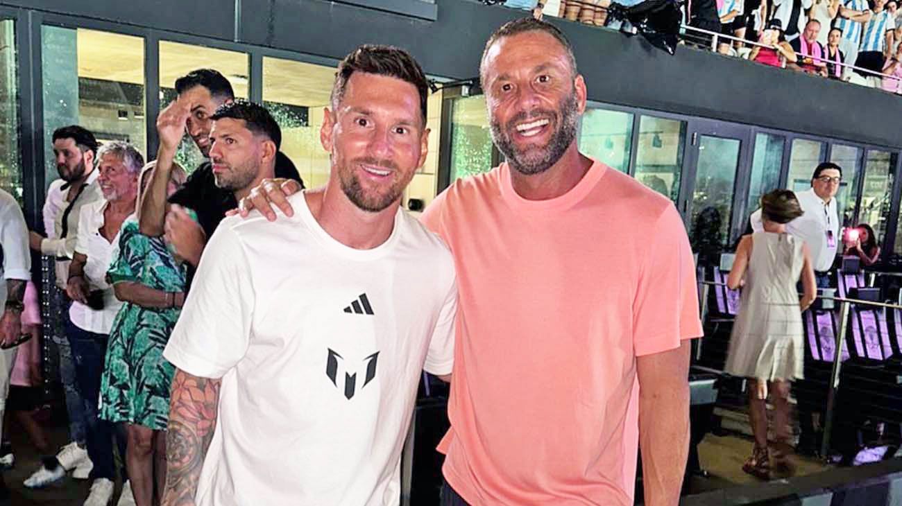 Con el 10. El día de su presentación en Miami.