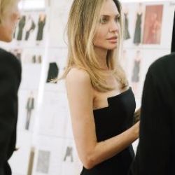 Angelina Jolie y su amor por los stilettos nude, la elección de un básico perfecto