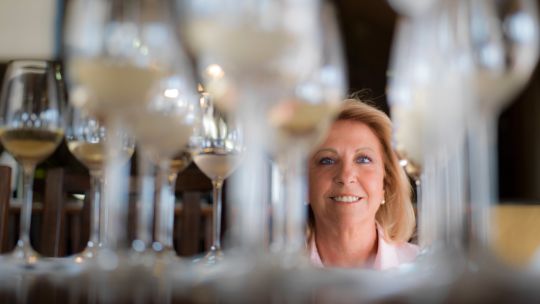 Susana Balbo, primera enóloga argentina, revela los secretos de su vida entre viñedos y la política