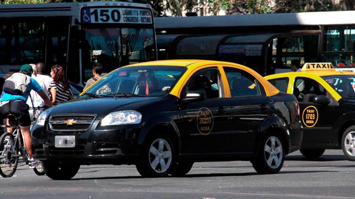 Aumenta La Tarifa De Taxis Cuánto Se Pagará La Bajada De Bandera Perfil 5514
