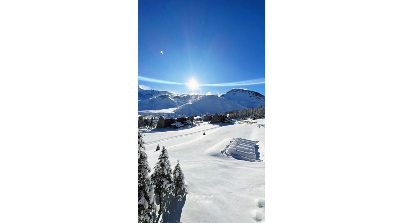 Bonita Mendoza disfruta de la nieve luego del temporal más grande de los últimos años