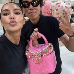 Barbiecore: Kim Kardashian viajó a Japón para conseguir la cartera Chanel de la película