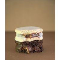 Lanzamiento de alfajor de chocolate blanco y dulce plant based 