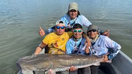 Dorados, surubíes, armados y variedades de bagres están firmes en este destino casi en el limite de Santa Fe con Chaco.