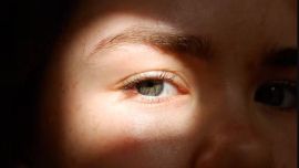 Consejos para mantener tu piel maquillada e hidratada sin marcar las líneas de expresión