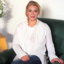 Giselle Alonso se ha dedicado por muchos años a ayudar a muchísimas personas alrededor del mundo a través de sus técnicas de autoconciencia y meditación.
