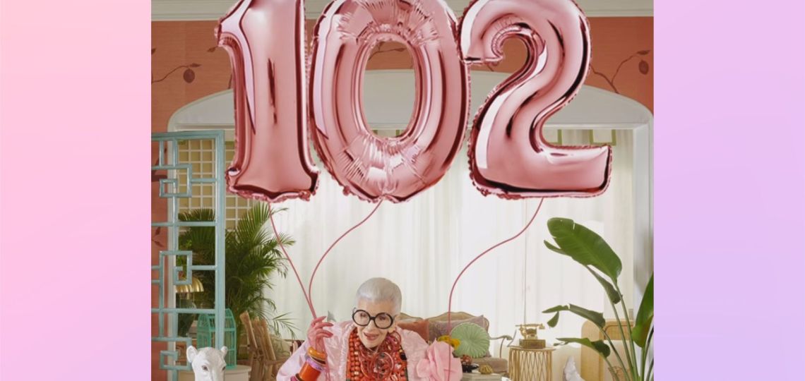 Iris Apfel cumple 102 años y comparte su sabiduría como ícono de la moda y el estilo