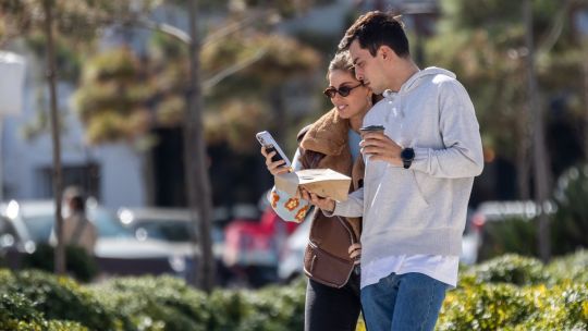 La pareja del momento: Camila Rajchman y Santi Urrutia.