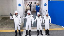 Los cuatro tripulantes de la Crew-7 fueron recibidos por sus colegas de la EEI.