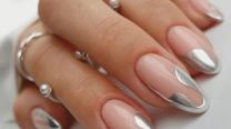Uñas plateadas: el toque moderno para tu manicura