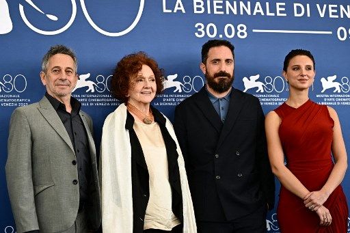 El elenco de "El Conde": Alfredo Castro,Gloria Münchmeyer, el director Pablo Larraín, y Paula Luchsinger.