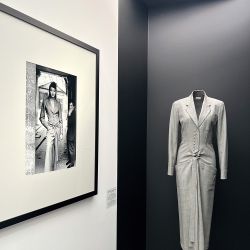 Exposición de moda y fotografía de Azzedine Aläia y el fotógrafo Arthur Elgort.