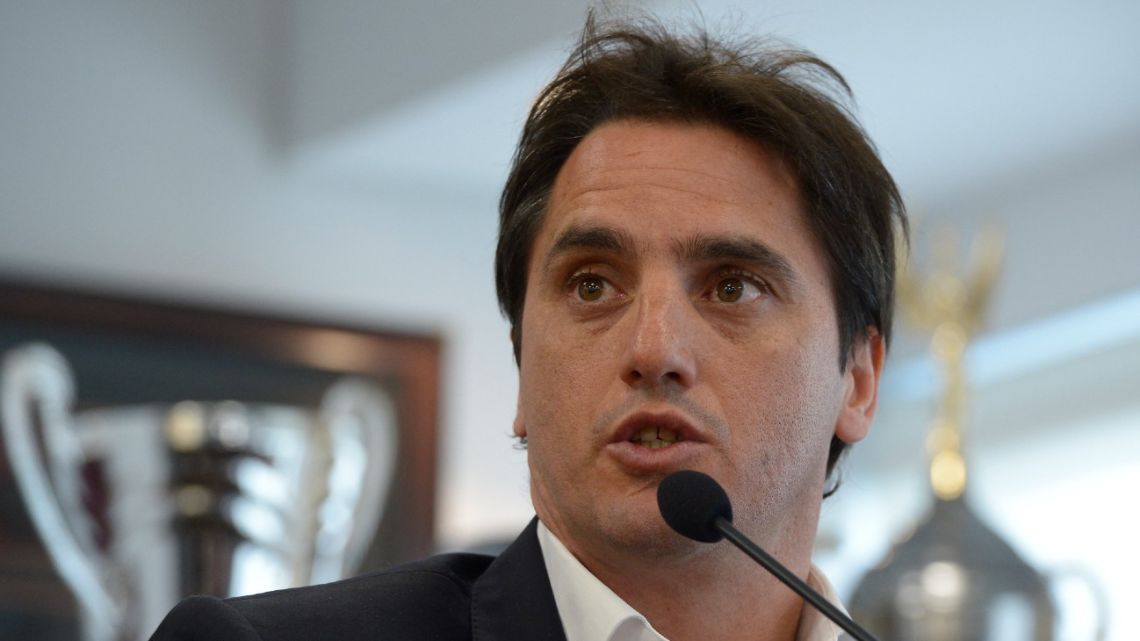Board member of the Argentine Rugby Union (UAR), Agustín Pichot, speaks during the press conference.