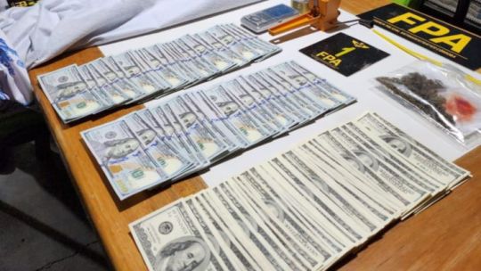 Secuestraron miles de dólares y droga en un operativo en Mendiolaza