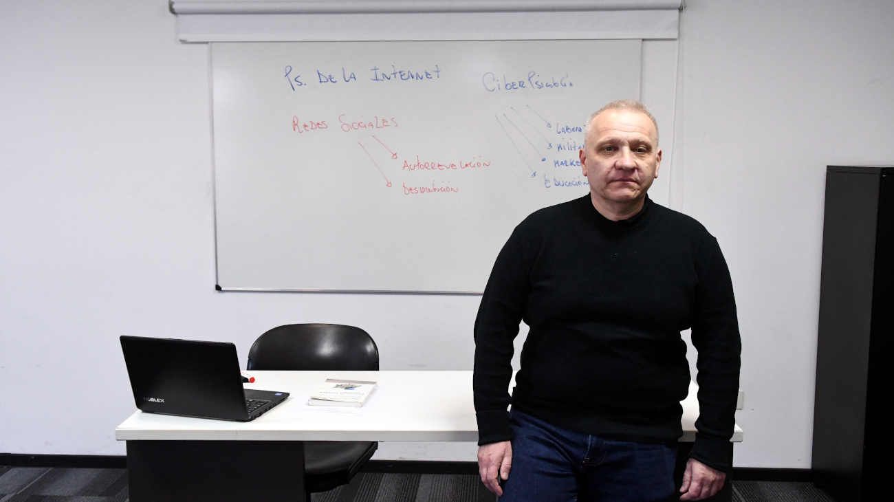 Alejandro Castro Solano: “La adicción a Internet es una patología que puede  alterar la salud mental” | Perfil