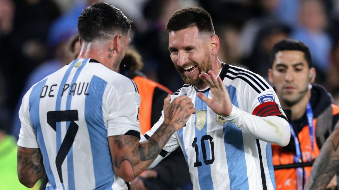 Con Un Golazo De Tiro Libre De Messi, Argentina Le Ganó 1 A 0 A Ecuador ...