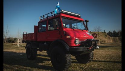 Argentina se convirtió en el primer país fuera de Alemania en producir el mítico camión de la automotriz. A continuación, conocé los principales detalles.
