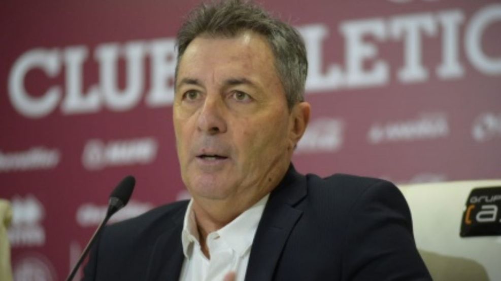 Frank Kudelka renunció como entrenador de Lanús