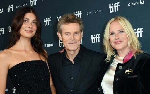 Camila Morrone y Willem Defoe, protagonistas de 'Gonzo Girl', dirigidos por Patricia Arquette.