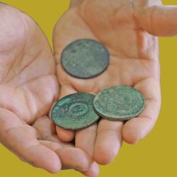 Monedas encontradas en Galeao, se sospecha que se utilizaban para la compra de esclavos.