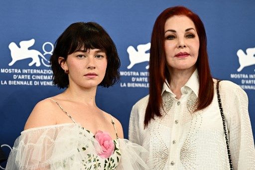 Festival de Venecia 2023: Cailee Spaeny, protagonista de 'Priscilla'; y Priscilla Presley.