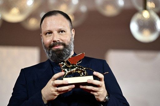 Festival de Venecia 2023: el griego Yorgos Lanthimos se llevó el Leónde Oro por 'Poor Things'..