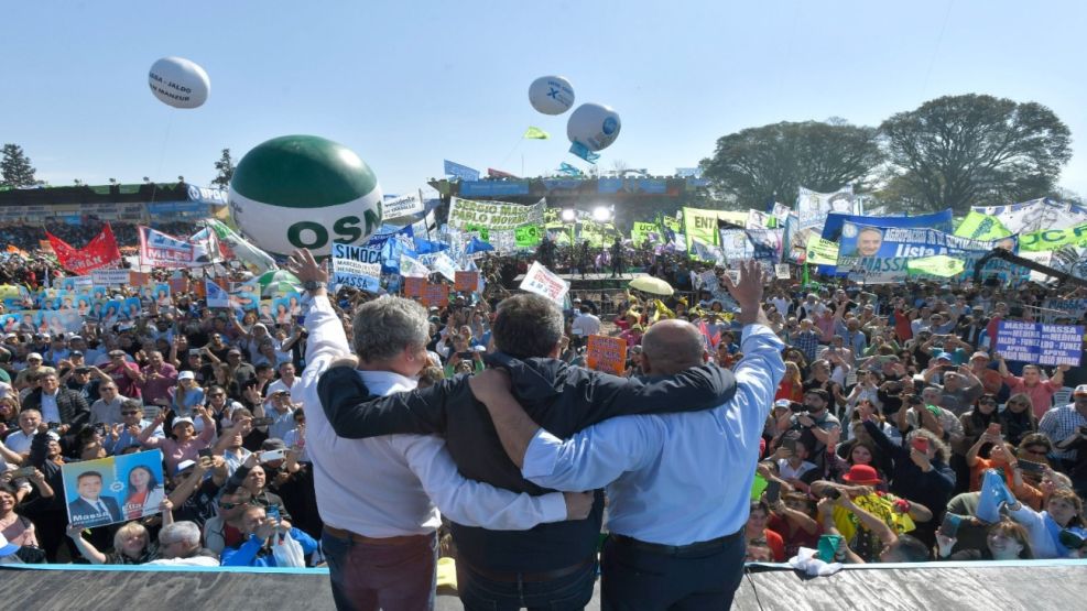 20230909 Sergio Massa junto a gobernadores en Tucumán.