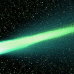 Si bien el Nishimura aparece verdoso en las fotografías debido a la presencia de carbono diatómico- de ahí que popularmente se lo conozca como “el cometa verde”-, se lo verá casi incoloro o en suave tono rosado 