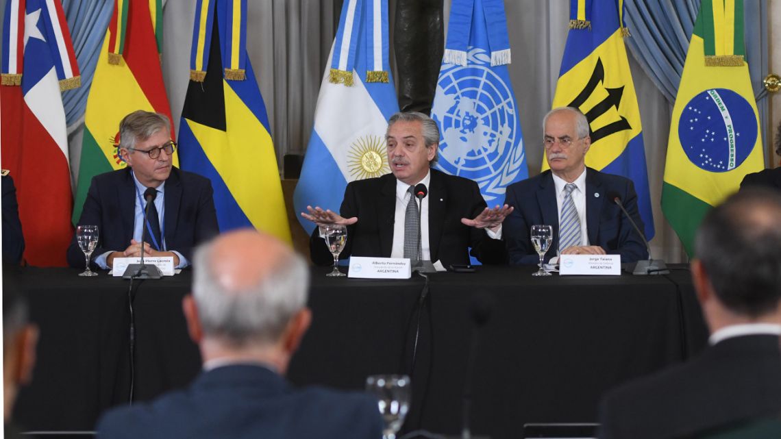 President Alberto Fernández led the opening of the Second Latin American and Caribbean Conference on United Nations Peace Operations (ALCONU), together with the Minister of Defence, Jorge Taiana, the Foreign Minister Santiago Cafiero and the Assistant Secretary General for Peace Operations, Jean-Pierre Lacroix.
