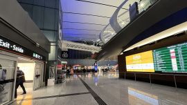 LA nueva terminar de partidas de Ezeiza es grande, cómoda y con techos altos vidriados. Un placer para antes de viajar.