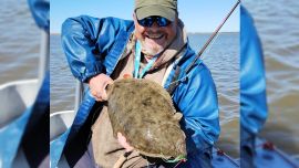 Una de las claves en esta pesca, es manejar la lucha cuando se queda sin agua, como todo pez bentónico, al igual que las rayas o el chucho, ya que en ese momento despliega todo su potencial.