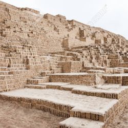 El centro ceremonial Huaca Pucllana, en Miraflores.