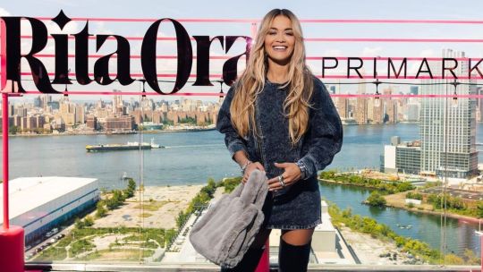 Rita Ora se une a Primark para lanzar una colección versátil y atemporal