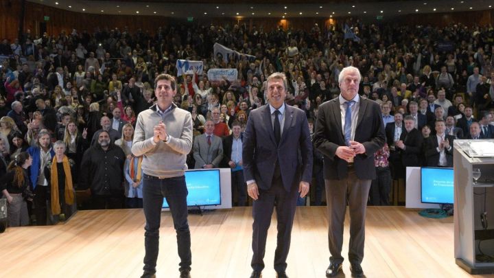 Sergio Massa impulsa una ley para aumentar la inversión en educación