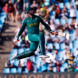 Heinrich Klaasen, de Sudáfrica, celebra durante el cuarto partido de cricket internacional (ODI) de un día entre Sudáfrica y Australia en Supersport Park en Centurion. Foto de Phill Magakoe / AFP | Foto:AFP