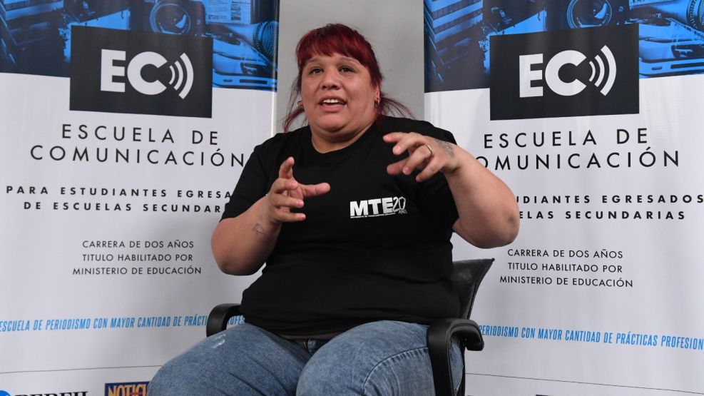 Natalia Zaracho en el Ciclo de Entrevistas de la Escuela Perfil 