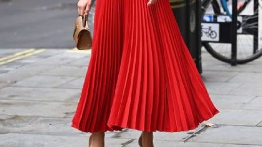 Vestidos de falda plisada: los favoritos de las royals desde Kate Middleton, Magdalena de Suecia, a la Reina Letizia