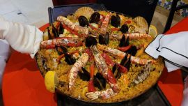 La paella, el sabroso plato valenciano, celebra su día mundial cada 20 de septiembre.