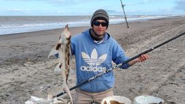 Esta villa balnearia ubicada en el sur bonaerense rinde cerca del pueblo como en playas más alejadas.